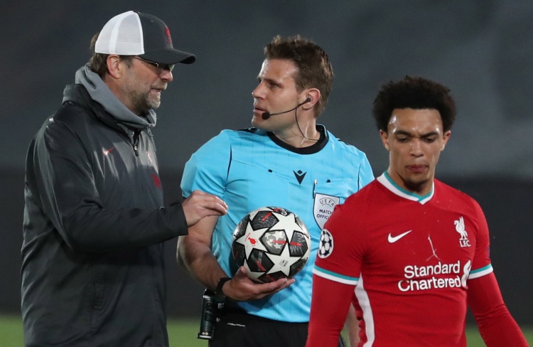 独立报：伯恩茅斯想租恩瓦内里，但他倾向于至少留队至赛季末