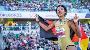 布克谈邓恩隔扣字母哥：运动能力的较量 瑞安是第1个让字母吃瘪的